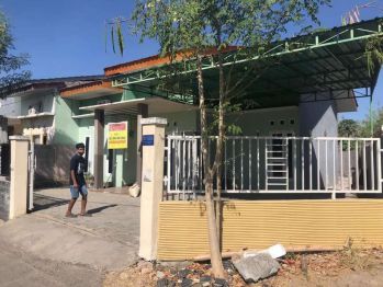 Di Kontrakkan rumah lokasi strategis & nyaman