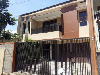 Rumah 3 Lantai Dikota Bandung SHM Bebas Bajir