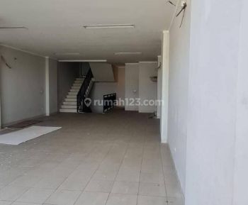 Dijual Cepat Ruko Emerald 3 Lantai Lebar 6x17 Siap Pakai Lokasinya Strategis,