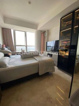 Tower Bahama, Lantai Tinggi. 2 BR Apartement Gold Coast