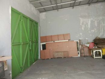 Gudang Bisa Jadi Rumah Tinggal Siap Pakai di Villa Melati Mas