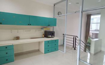 Rumah 3 Lantai Semi Furnish Central Sukajadi The Green Disewakan