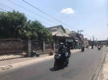 Rumah tepi jl utama padokan sawahan utara Banyuanyar solo