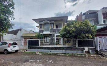 Rumah 2 Lantai Siap Huni Komplek Antapani