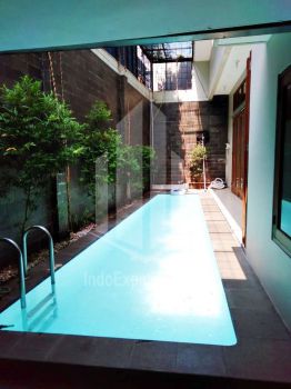 Disewakan Rumah Modern Cantik dan Menawan di Area Senopati