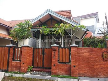 Rumah Bagus di Jln Ngesrep Barat Iii, Gombel, Semarang