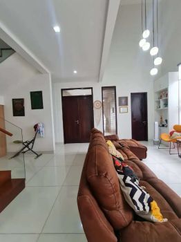 Rumah 2lantai siap huni di pondok pinang, rempoa, nempel pondok indah