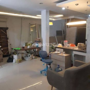 Dijual Rumah Golf Lake Residence