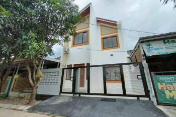 SEWA RUMAH 2 LANTAI 3 KAMAR TIDUR SIAP HUNI DI BEKASI TIMUR REGENCY