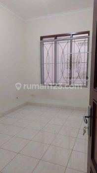 Disewakan Rumah di Singgasana SHM siap huni
