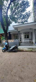Rumah Cantik Rapi Siap Huni Ditengah kota Taman Century 2 Bekasi