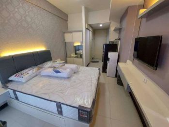 Disewakan Apartemen amor free wifi lokasi diatas mall pakuwon city