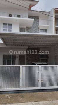 Rumah Baru Furnished di Puri Cisaranten, Arcamanik SHM - Sertifikat Hak Milik