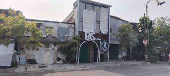 Di jual rumah jalan raya merr gunung Anyar lor