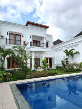 Rumah Mewah di Lingkungan Elite Dekat Jalan Godean