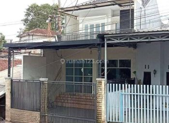 Disewakan Cepat Ruko 2 Lantai Strategis Dekat Pusat Perbelanjaan