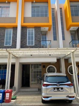 Disewakan Rumah PIK2 Cluster Arcadia 3 Lantai, Bagus