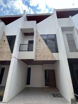 Rumah Jakarta 3-lantai Dekat Kawasan Sudirman-Thamrin dan Menteng