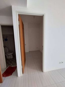 Disewakan Apartemen Puncak CBD Lantai 21 Surabaya Barat