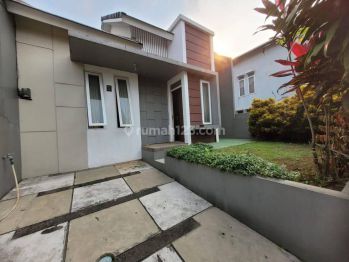 Rumah Bagus Sertifikat Hak Milik di Jl. Bukit Golf Riverside, Bogor