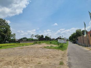 Dekat AAU Jogja, Tanah SHM Siap Akad Notaris, Tepi Jalan