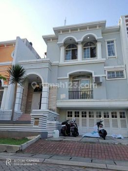 Dijual Rumah Pik 1 Cluster Flamboyan Uk 10x18 Hadap Selatan 2.5 Lantai