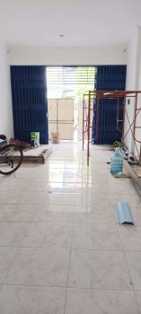 ANA RUMAH 4X15M DI JALAN RAYA JELAMBAR