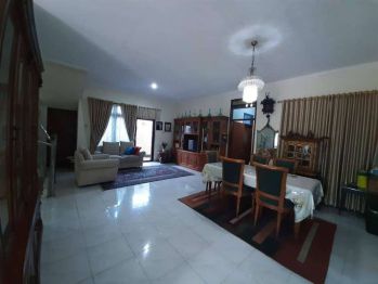 Rumah luas asri di komplek citra antapani