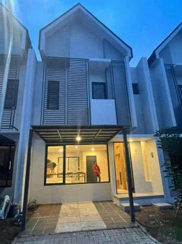 Rumah Baru BSD 3 tingkat Full furnish dan AC