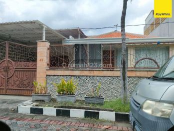 Dijual Rumah SHM Strategis di Jl Mulyosari Utara Surabaya