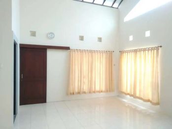Jual rumah choster desain Fila dekat hotel Alana luas 154mbhrg 1M nego