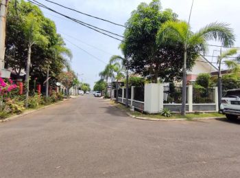 Disewakan Rumah Hook di Cluster Aralia, Harapan Indah Bekasi