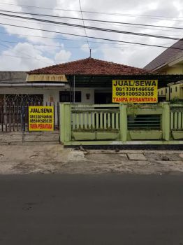 DIJUAL RUMAH USAHA JALAN PENATARAN 26 A BANYUWANGI KOTA RON.Z001
