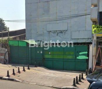 Gudang di Daan Mogot Raya. Jakbar Sudah Renovasi SHM 1012 m2