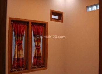 Rumah di Jalan palagan 2 Lantai SHM Tenggara Rumah di Jalan palagan 2 Lantai SHM