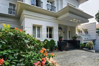 Di Jual Rumah Mewah 2 Lantai Kebayoran Baru