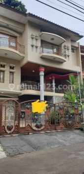 RUMAH SIAP HUNI VILLA PARAHYANGAN