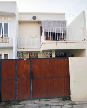Di sewakan rumah lantai 2 semi furnish jln Tukad Balian Renon