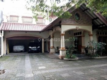 Rumah Furnished Bagus Dengan Kolam Renang Di Jagakarsa Cilandak