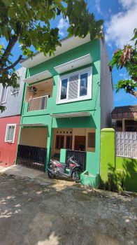 Disewakan rumah 3 lantai