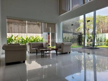 For Rent Luxurious House 3 Kamar di Menteng Spacious Outdoor