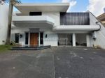 thumbnail-for-rent-luxurious-house-3-kamar-di-menteng-spacious-outdoor-2