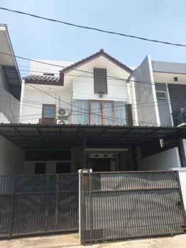 Rumah Pejaten-Jaksel,semi townhouse. 30M dr halte busway SMK 57