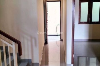 Rumah 2 Lantai shm siap huni sewa