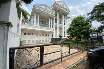 Rumah Mewah Turun Harga di Boulevard Legenda Wisata, Cibubur