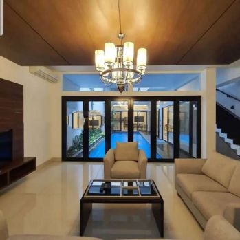 Disewakan Cepat Rumah Mewah Menteng (4 BR Fully Furnished dan Komplit)