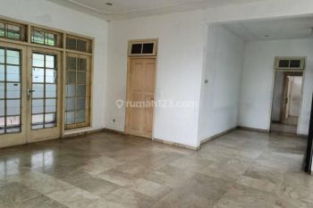Rumah Disewakan di Ampera