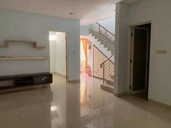Disewakan Rumah 3 Lt Di Taman Grisenda PIK Jakarta Utara