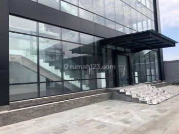 Disewa Gudang Plus Gedung Luas 10.000m2 Parkiran 100mobil Lebih di Kebayoran