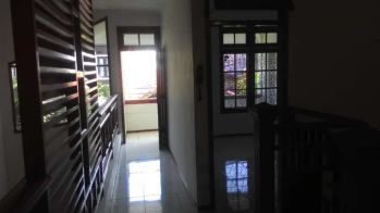 Rumah Griya Santa 2 lantai plus rooftop